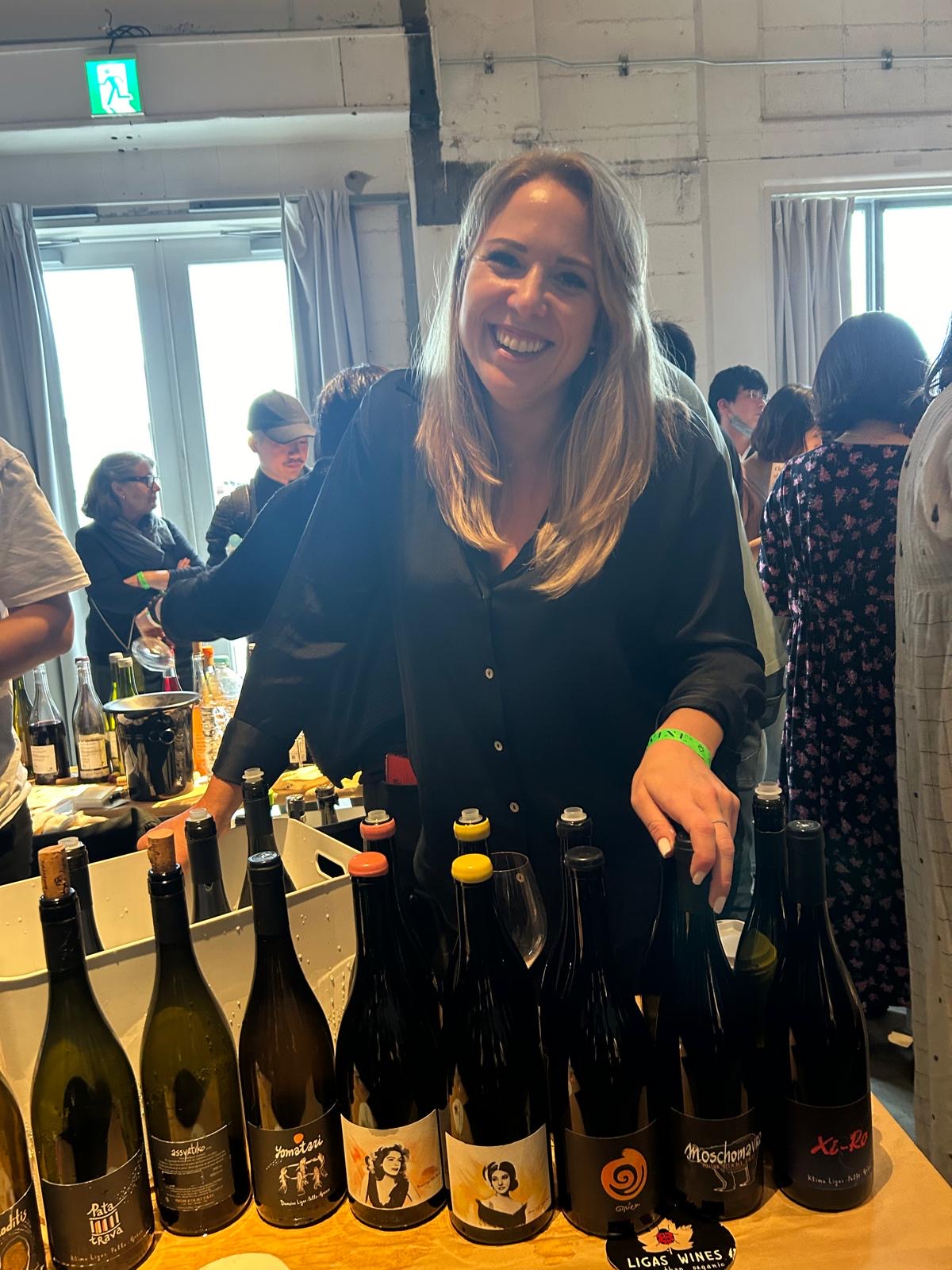 「ナチュラルワイン」の定義はこれだ! RAW WINE TOKYO 2024 主宰者イザベル・レジュロンMWに聞く - whynot?で ...