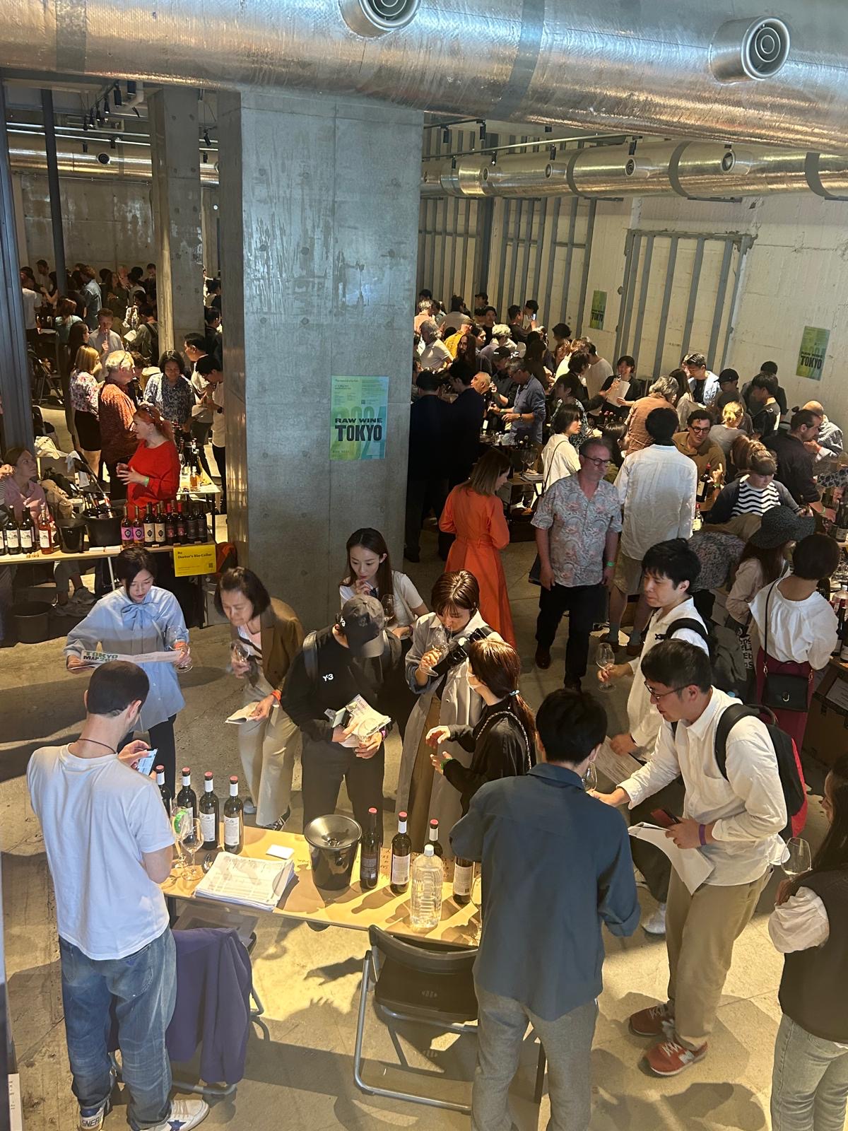 「ナチュラルワイン」の定義はこれだ! RAW WINE TOKYO 2024 主宰者イザベル・レジュロンMWに聞く - whynot?で ...